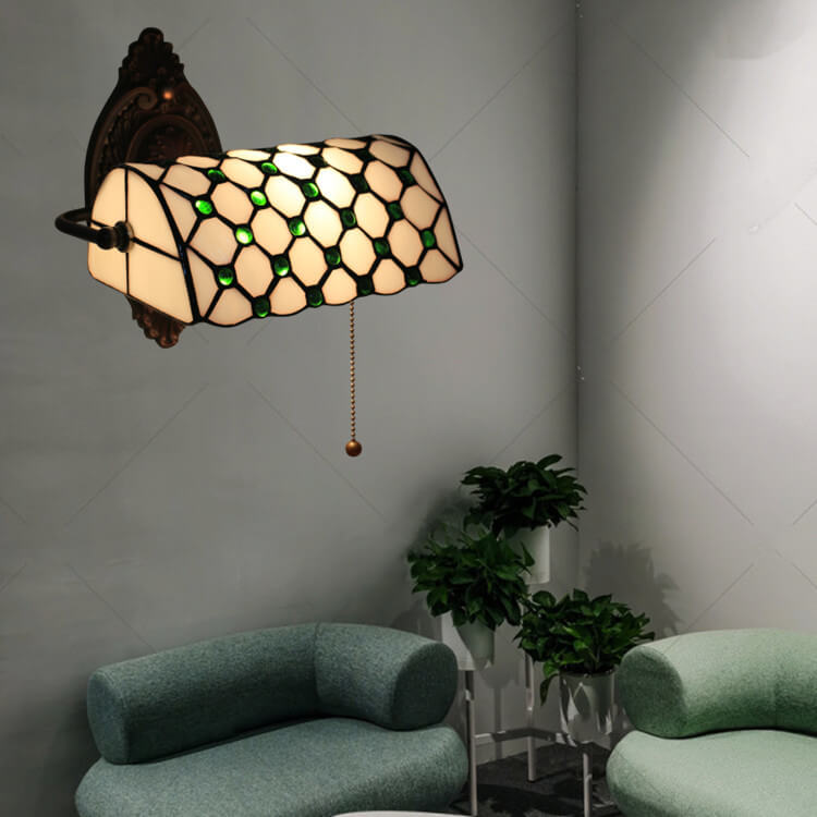 Traditional Tiffany Lucite Beads Stained Glass 1-Light Wall Sconce Lamp For Bedroom