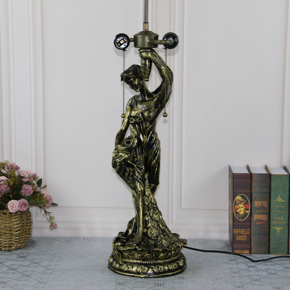 Lampe de table à 2 lumières avec base de femme jolie en forme de vache en diamant de raisin en dôme de verre en résine Tiffany traditionnel pour chevet 