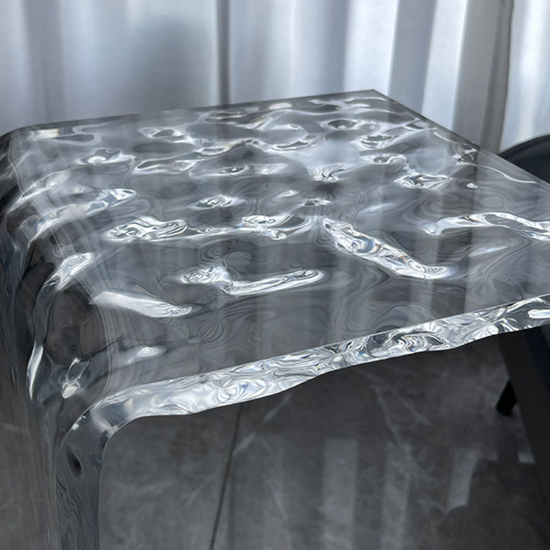 Zeitgenössischer nordischer quadratischer rechteckiger Ripple C-förmiger Beistelltisch eingebettet für das Wohnzimmer 