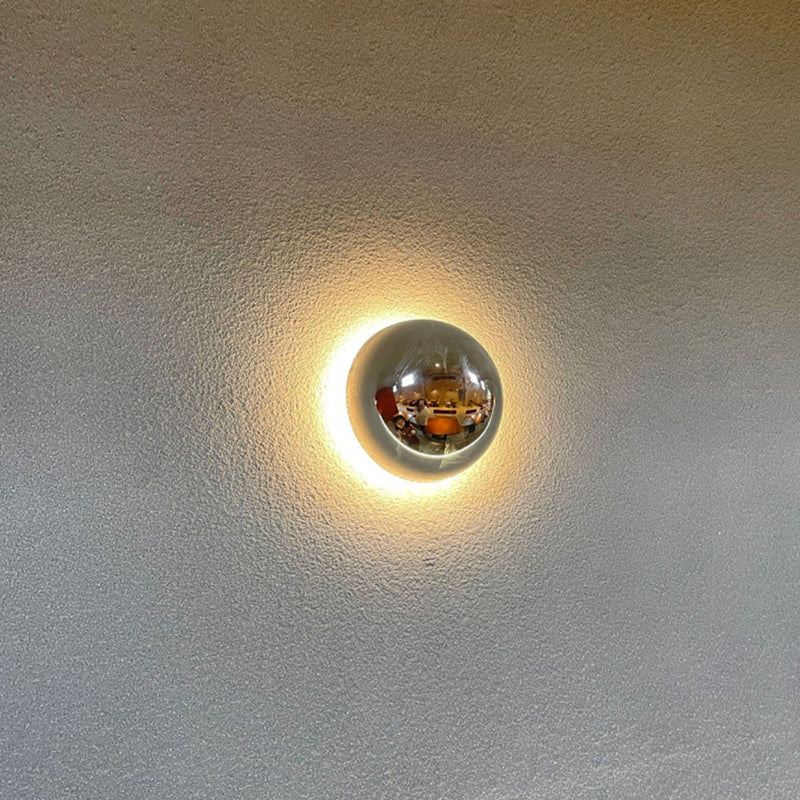 Aplique de pared LED de metal en semicírculo de meteorito de simplicidad moderna para dormitorio 
