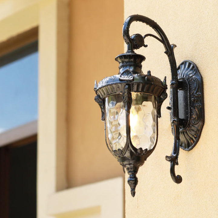 Traditionelle europäische Zylinderlaterne aus Aluminiumglas mit 1 Licht, Wandleuchte für den Außenbereich, für die Terrasse im Freien 