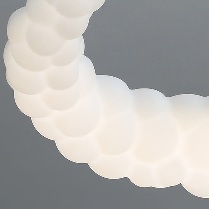Moderner minimalistischer Crescent PE-Eisen-LED-Kronleuchter für Schlafzimmer 