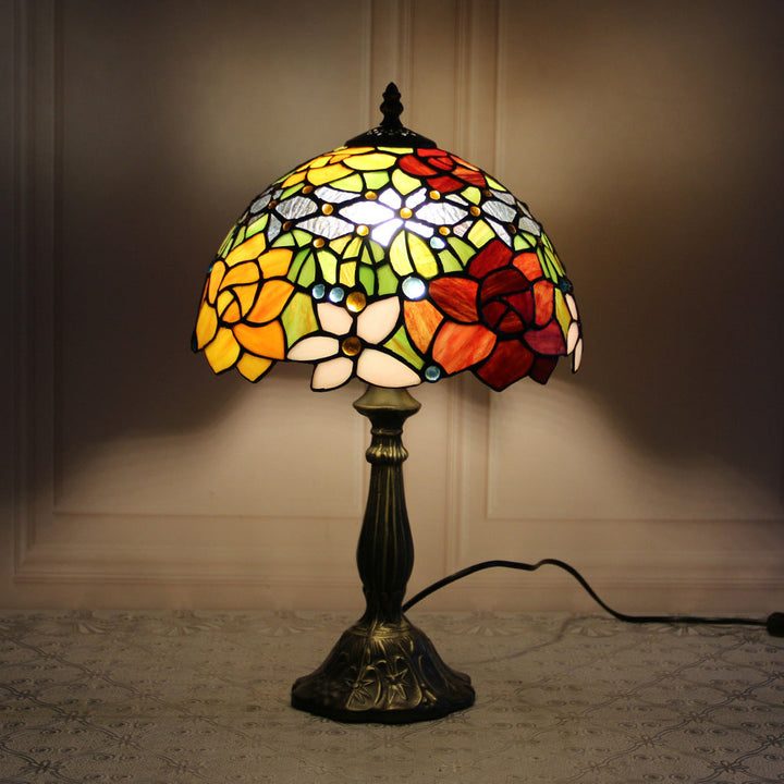 Abat-jour en dôme en verre teinté Tiffany traditionnel Base en alliage de lotus Lampe de table à 1 lumière pour chambre 