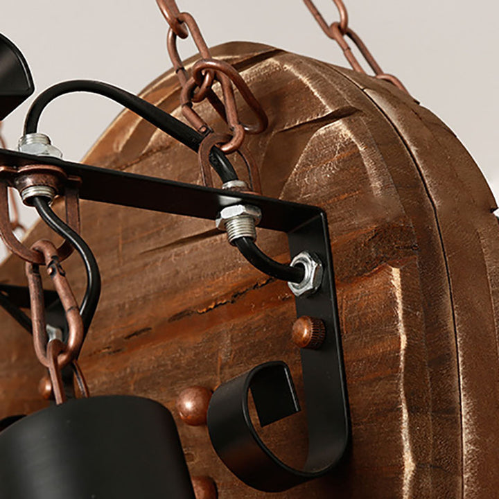 Tradicional lámpara de araña de 6 luces de hierro en forma de guitarra con tallado en madera para comedor 