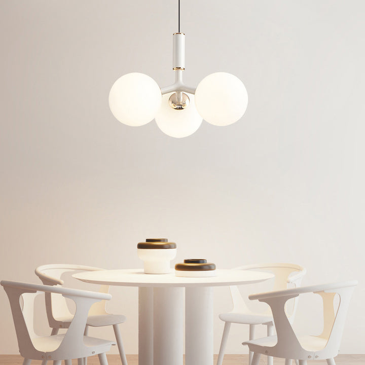 Zeitgenössischer nordischer Aluminium-Eisen-Glaskugel-Kronleuchter mit 3 Lichtern für Esszimmer 