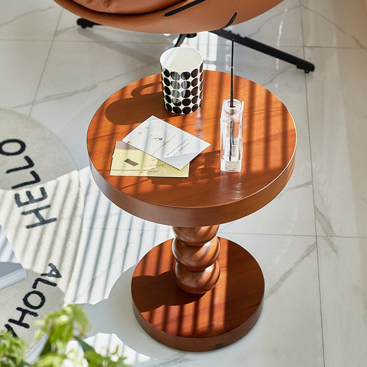 Table basse ronde vintage traditionnelle en bois perlé pour salon 