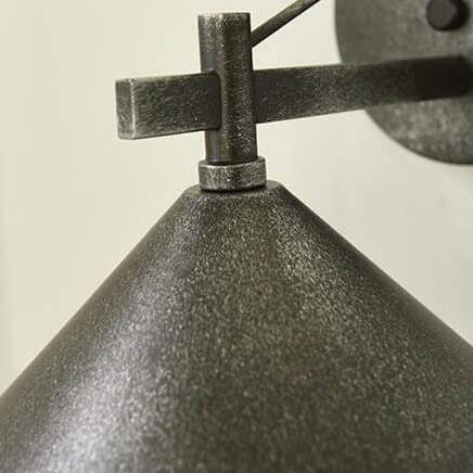 Zeitgenössische industrielle konische Eisen 1-Licht Außenwandleuchte für Außenpatio 