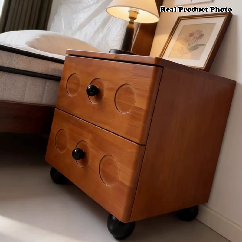 Traditioneller Vintage-Nachttisch aus Gummibaum- und Kiefernholz mit mehrschichtiger Platte und 2 Schubladen für das Schlafzimmer 