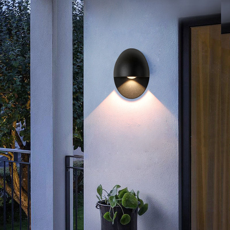 مصباح حائط LED خارجي مقاوم للماء من الألومنيوم بشكل بيضاوي بتصميم عصري بسيط للفناء الخارجي 