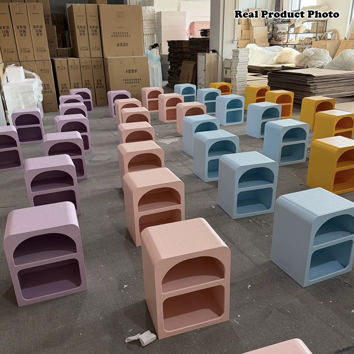 Moderner minimalistischer quadratischer rechteckiger MDF-Nachttisch 3-stufig für das Schlafzimmer 