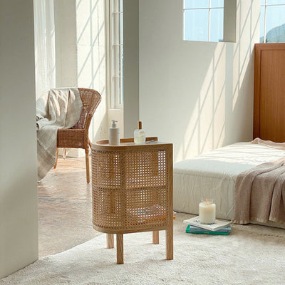 Table de nuit en bois de frêne avec tissage japonais traditionnel semi-circulaire elliptique en rotin à 2 rangements pour le chevet 