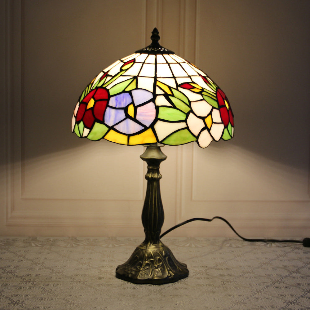 Abat-jour en dôme en verre teinté Tiffany traditionnel Base en alliage de lotus Lampe de table à 1 lumière pour chambre 
