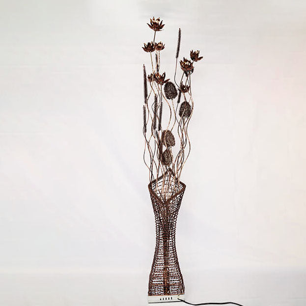 Rustikale romantische handgefertigte Lotusblumen-Cluster-Aluminiumrahmen-LED-Stehlampe 