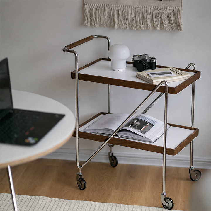 Zeitgenössischer Retro-Rechteckiger Beistelltisch aus Kautschukholz mit Tablettplatte, 2 Ebenen, rollender Wagen für das Wohnzimmer 