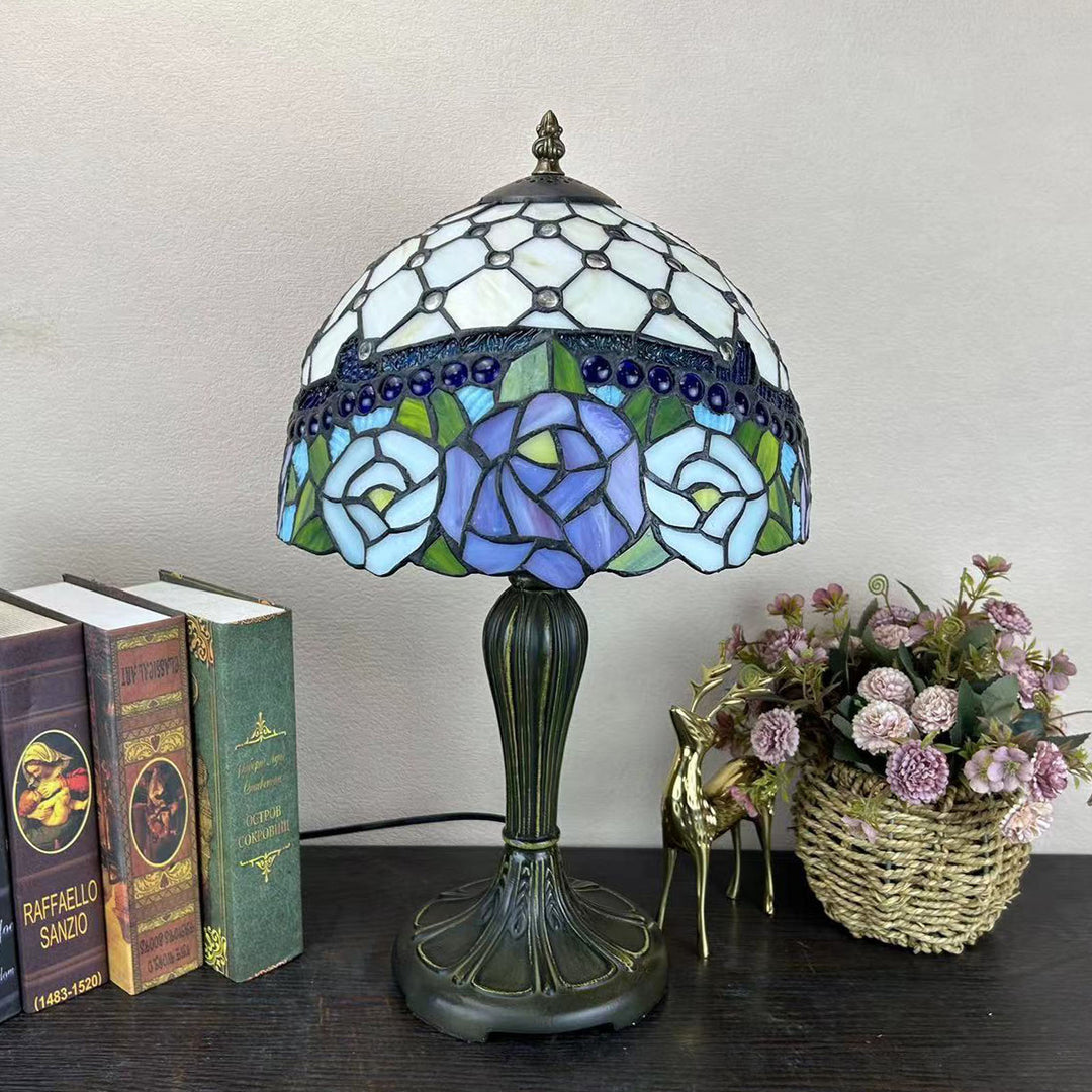 Lampe de table à 1 lumière avec dôme en verre métallique Tiffany traditionnel, motif raisin, fleur, libellule et papillon pour chevet 