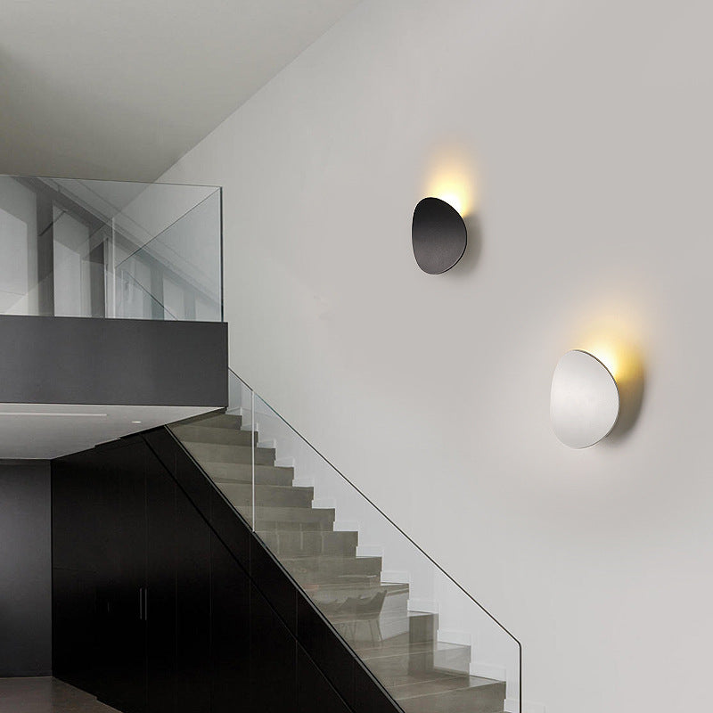 Moderne minimalistische gebogene runde Aluminium-LED-Wandleuchte 