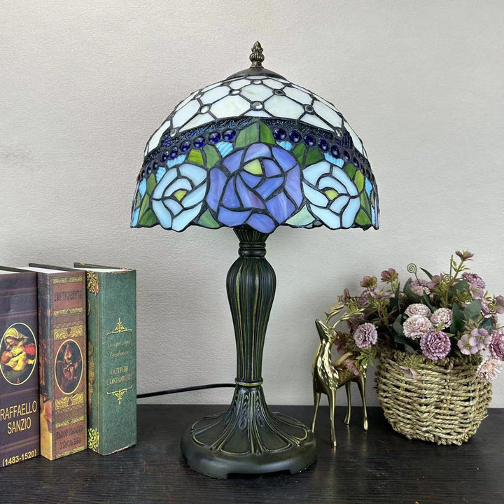 Lampe de table à 1 lumière avec dôme en verre métallique Tiffany traditionnel, motif raisin, fleur, libellule et papillon pour chevet 