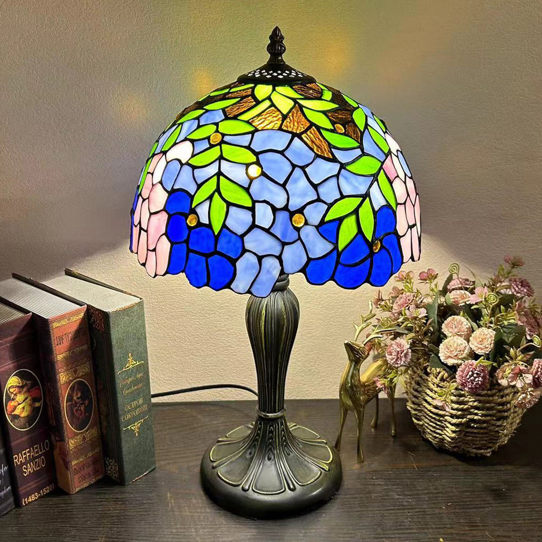 Lampe de table à 1 lumière avec dôme en verre métallique Tiffany traditionnel, motif raisin, fleur, libellule et papillon pour chevet 