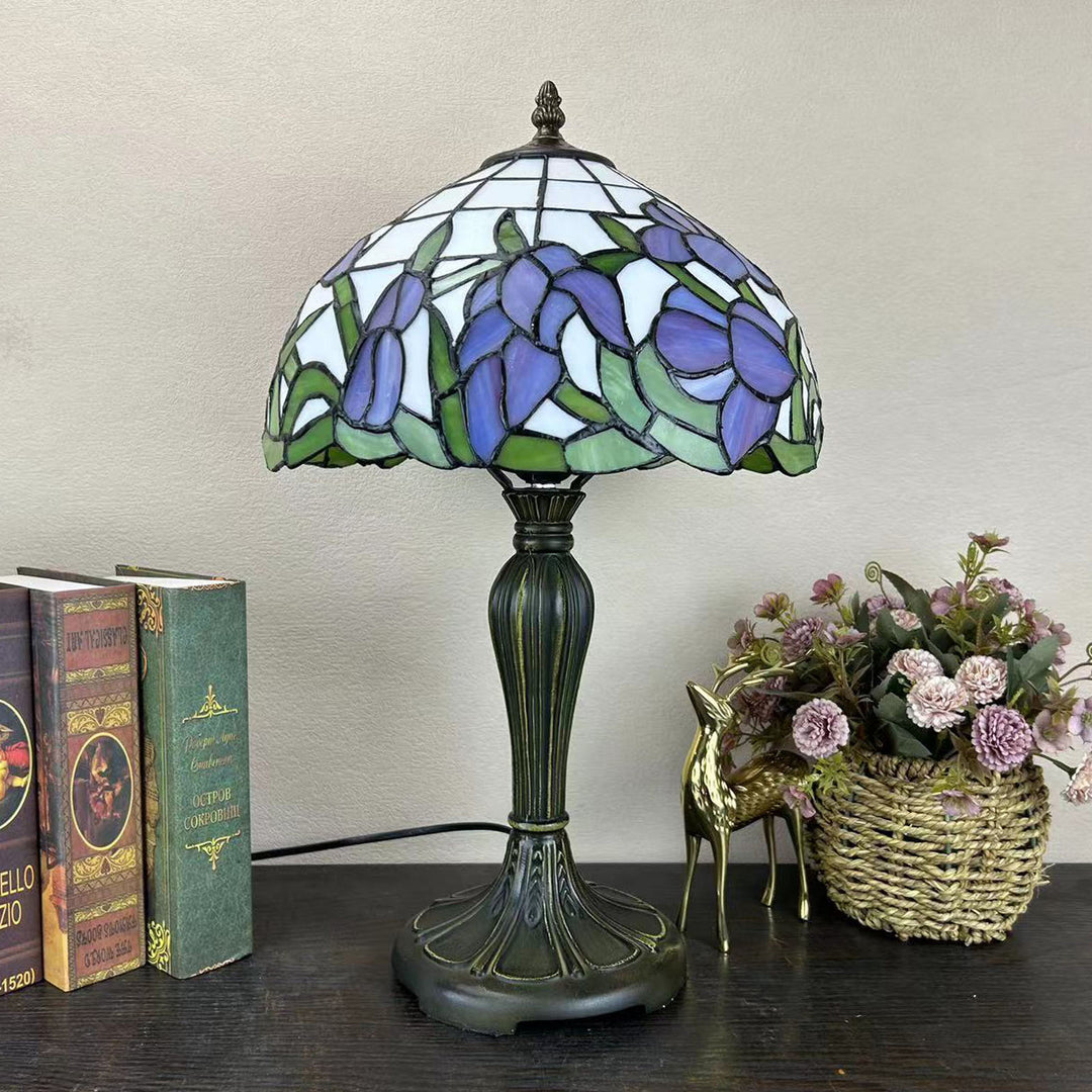 Lampe de table à 1 lumière avec dôme en verre métallique Tiffany traditionnel, motif raisin, fleur, libellule et papillon pour chevet 