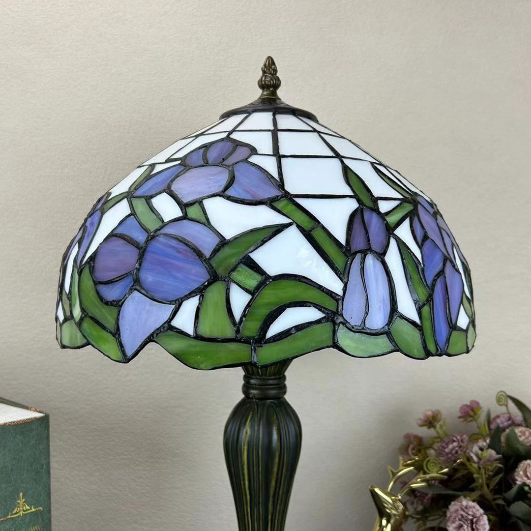 Lampe de table à 1 lumière avec dôme en verre métallique Tiffany traditionnel, motif raisin, fleur, libellule et papillon pour chevet 