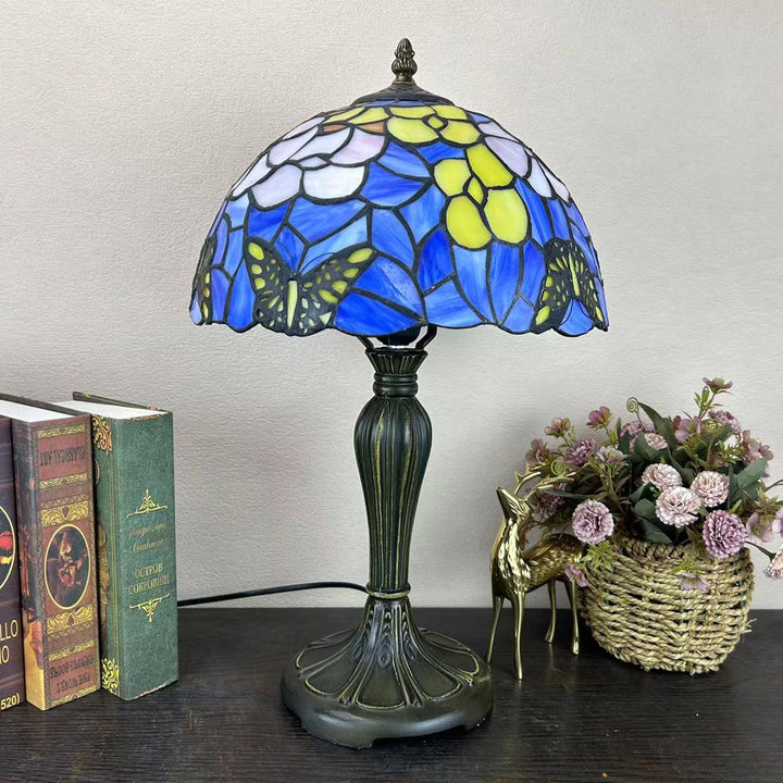 Lampe de table à 1 lumière avec dôme en verre métallique Tiffany traditionnel, motif raisin, fleur, libellule et papillon pour chevet 