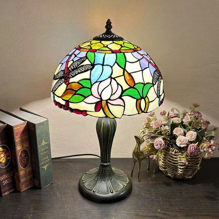 Lampe de table à 1 lumière avec dôme en verre métallique Tiffany traditionnel, motif raisin, fleur, libellule et papillon pour chevet 