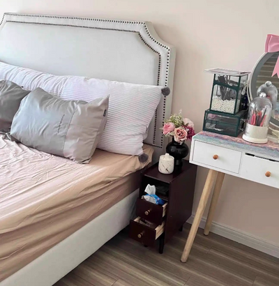 Simplicidad contemporánea mesita de noche rectangular de madera maciza ultra-estrecha, gabinete ahorrador de espacio con 2 cajones para dormitorio 