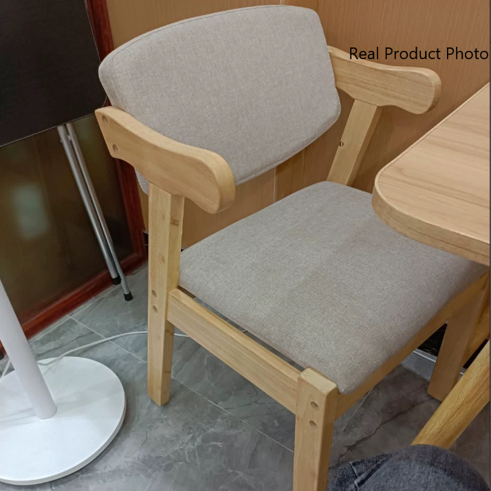 Chaise de salle à manger contemporaine scandinave en hévéa, coton-lin, microfibre et cuir, carrée incurvée, avec dossier et accoudoirs pour salle à manger 
