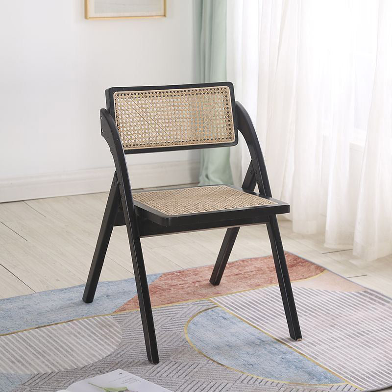 Zeitgenössischer nordischer Klappstuhl aus Gummibaumholz und Rattan-Weberei mit Rückenlehne für das Esszimmer 