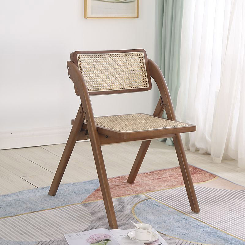 Zeitgenössischer nordischer Klappstuhl aus Gummibaumholz und Rattan-Weberei mit Rückenlehne für das Esszimmer 