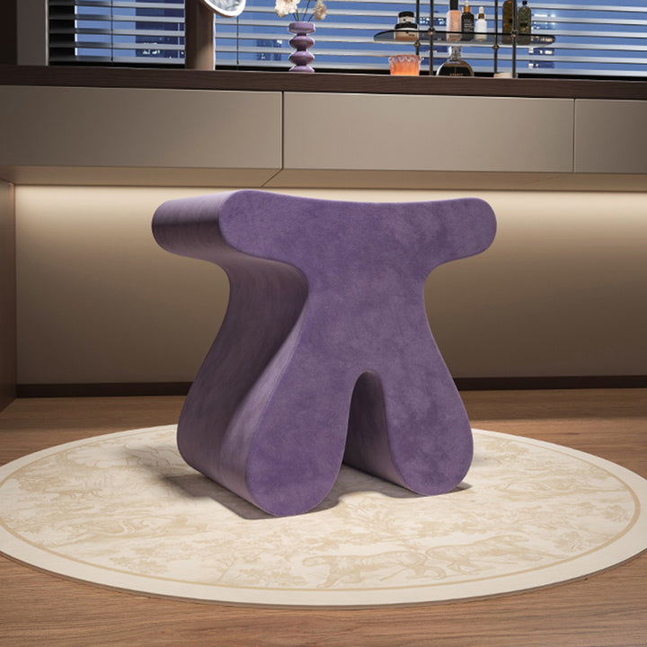 Tabouret bas sculptural arrondi en bois massif, contreplaqué et velours, style minimaliste moderne, pour chambre à coucher 