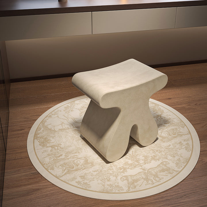 Tabouret bas sculptural arrondi en bois massif, contreplaqué et velours, style minimaliste moderne, pour chambre à coucher 