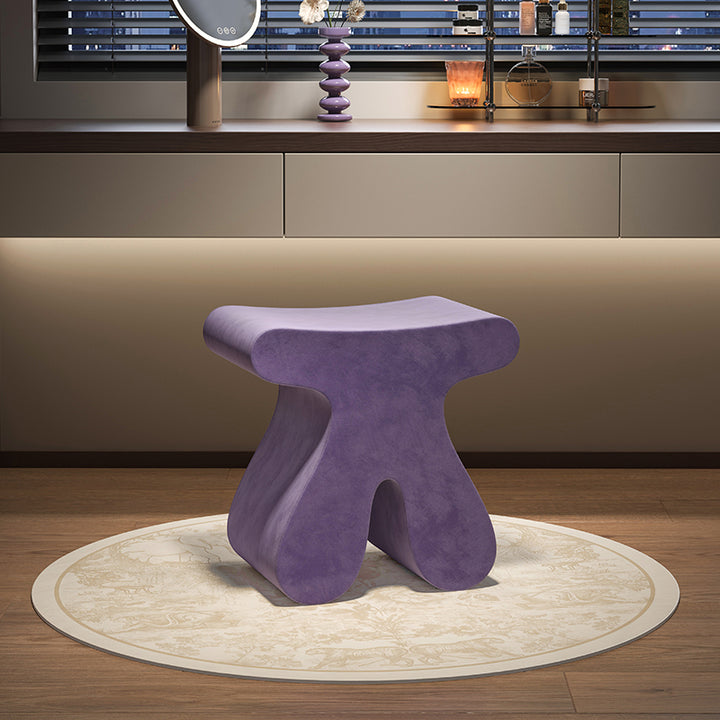Tabouret bas sculptural arrondi en bois massif, contreplaqué et velours, style minimaliste moderne, pour chambre à coucher 