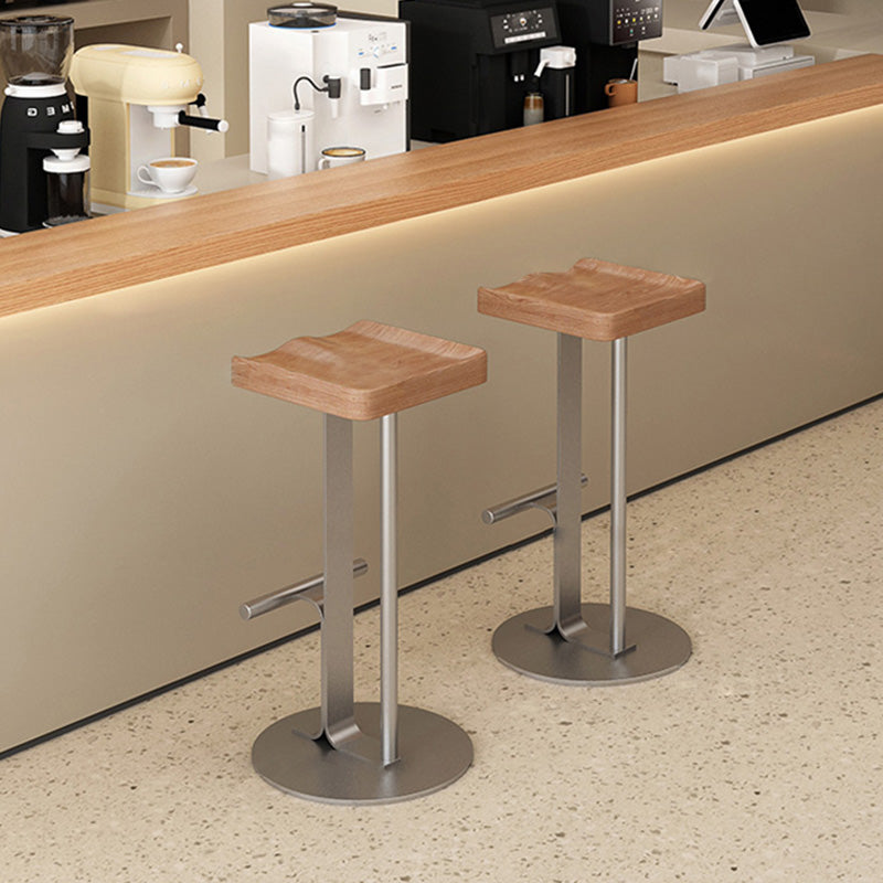Tabouret de bar rectangulaire moderne minimaliste en fer forgé et bois massif avec repose-pieds pour salle à manger 