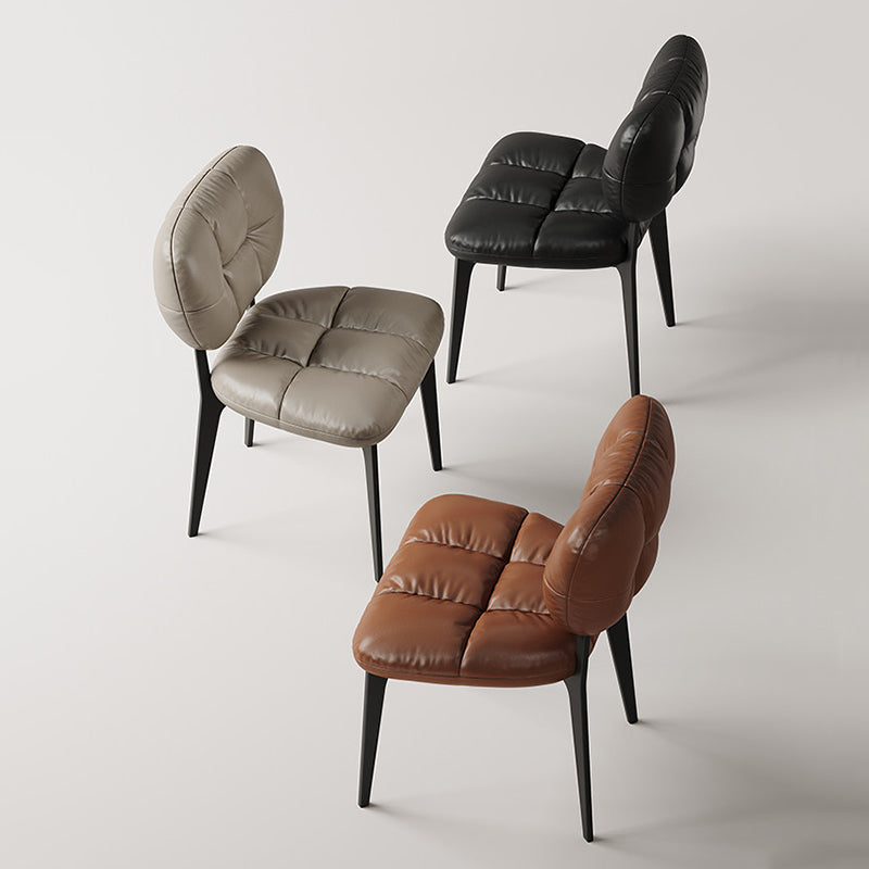 Chaise de salle à manger moderne de luxe en cuir microfibre et acier au carbone avec coussin en éponge haute densité pour salle à manger 