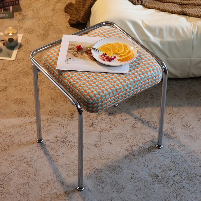Zeitgenössischer, retro-inspirierter, mit Eisen und Leinenstoff gepolsterter rechteckiger Schminkhocker für das Schlafzimmer 