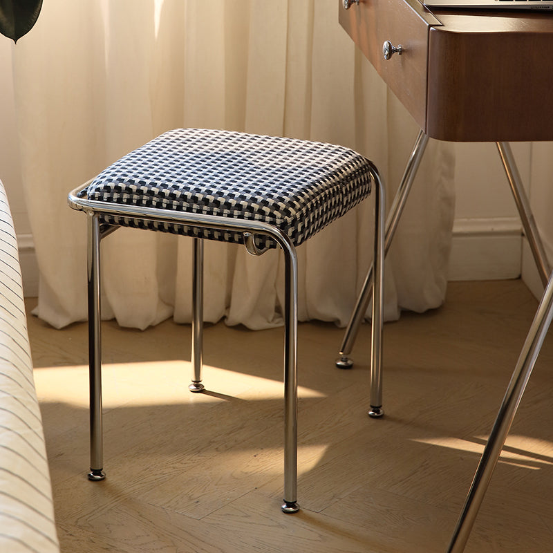 Zeitgenössischer, retro-inspirierter, mit Eisen und Leinenstoff gepolsterter rechteckiger Schminkhocker für das Schlafzimmer 