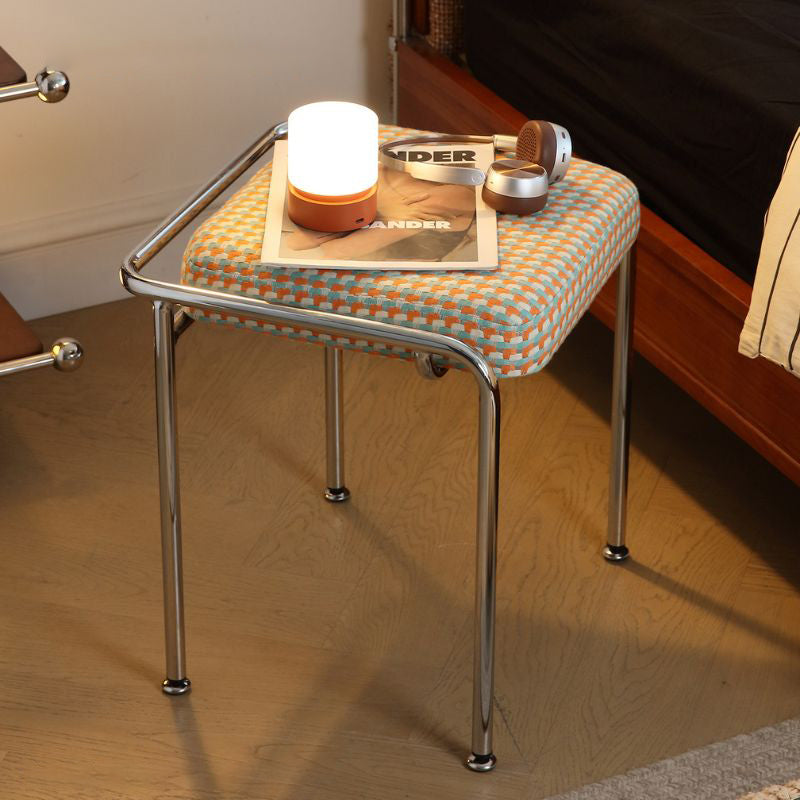 Zeitgenössischer, retro-inspirierter, mit Eisen und Leinenstoff gepolsterter rechteckiger Schminkhocker für das Schlafzimmer 