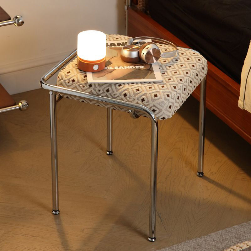 Zeitgenössischer, retro-inspirierter, mit Eisen und Leinenstoff gepolsterter rechteckiger Schminkhocker für das Schlafzimmer 