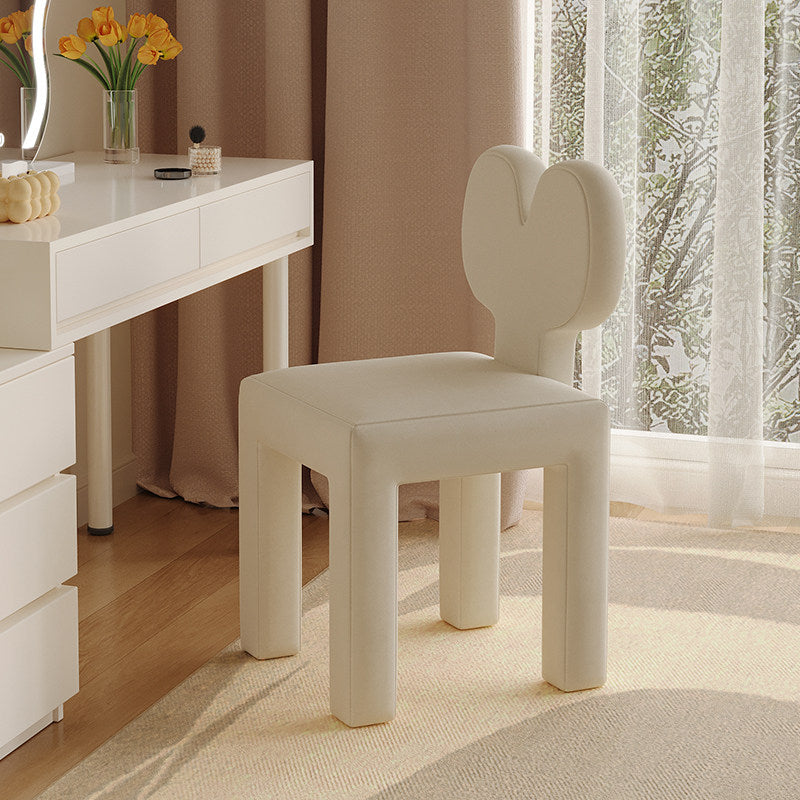 Taburete tocador contemporáneo y creativo con respaldo en forma de corazón, tapizado en tejido sherpa y terciopelo, con estructura de hierro, ideal para dormitorio 