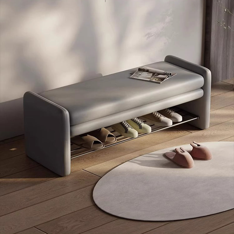 Banco zapatero moderno de lujo de cuero sintético para arañazos de gato, contrachapado y metal, con forma rectangular de esquinas redondeadas y almacenamiento para la entrada 