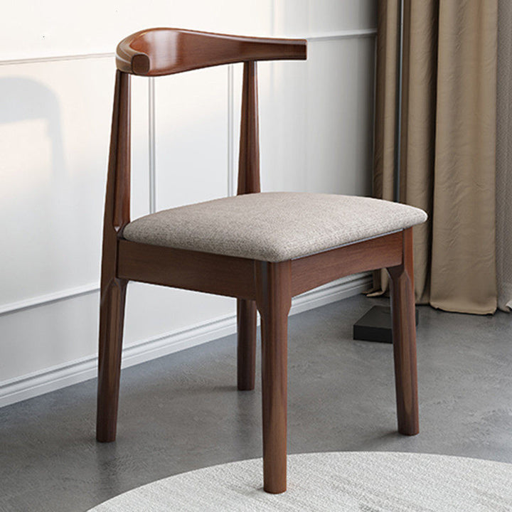 Moderner nordischer Esszimmerstuhl aus massivem Gummibaumholz &amp; Sperrholz mit Kunstleder in Hornform und Rückenlehne für Esszimmer &amp; Wohnzimmer 