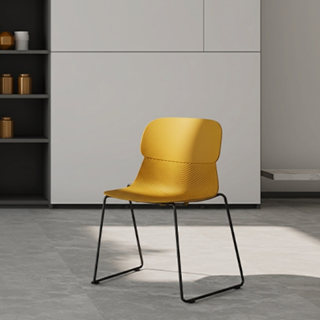 Modern Minimalist PP Dining Chair With Ergonomic Curved Back &amp; Steel Legs - Textured Side Chair For Dining Room, Kitchen &amp; Home Office