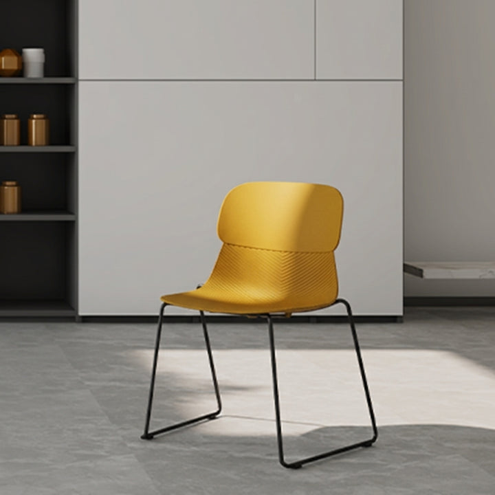 Modern Minimalist PP Dining Chair With Ergonomic Curved Back &amp; Steel Legs - Textured Side Chair For Dining Room, Kitchen &amp; Home Office