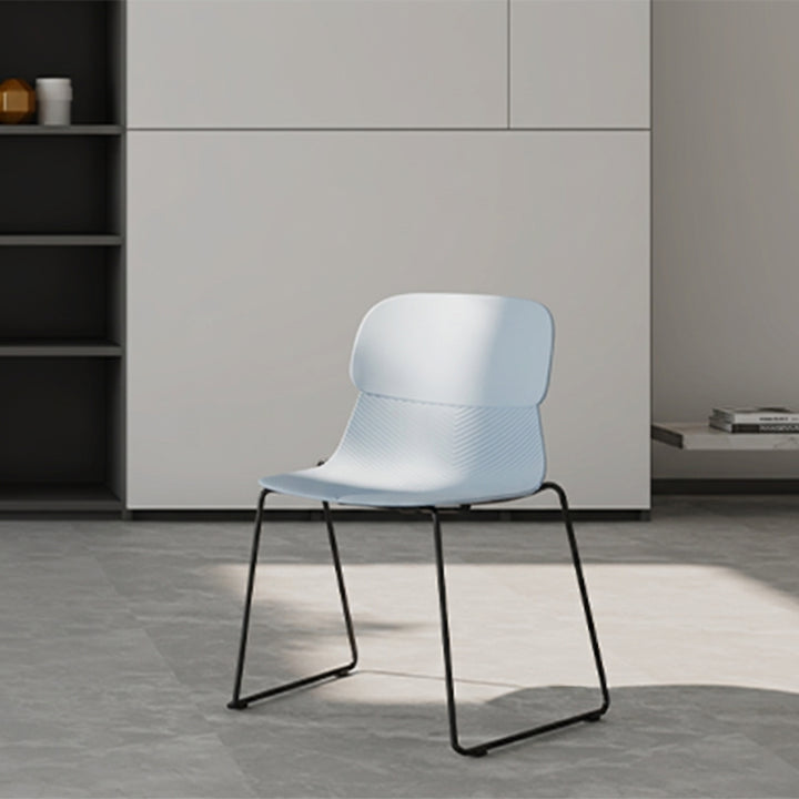 Modern Minimalist PP Dining Chair With Ergonomic Curved Back &amp; Steel Legs - Textured Side Chair For Dining Room, Kitchen &amp; Home Office