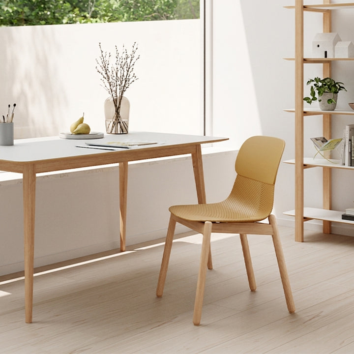 Modern Minimalist PP Dining Chair With Ergonomic Curved Back &amp; Solid Beech Wood Legs - Textured Side Chair For Dining Room, Kitchen &amp; Home Office