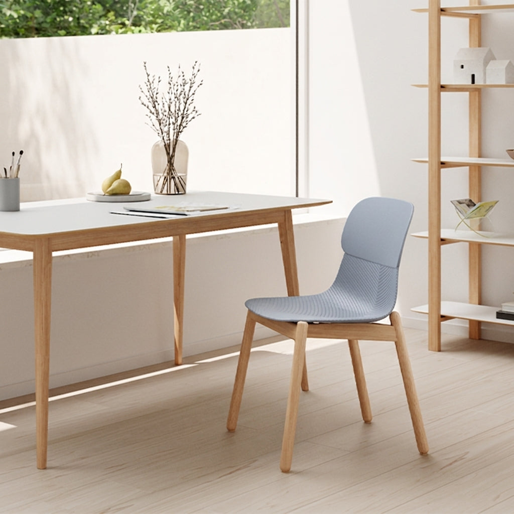 Modern Minimalist PP Dining Chair With Ergonomic Curved Back &amp; Solid Beech Wood Legs - Textured Side Chair For Dining Room, Kitchen &amp; Home Office