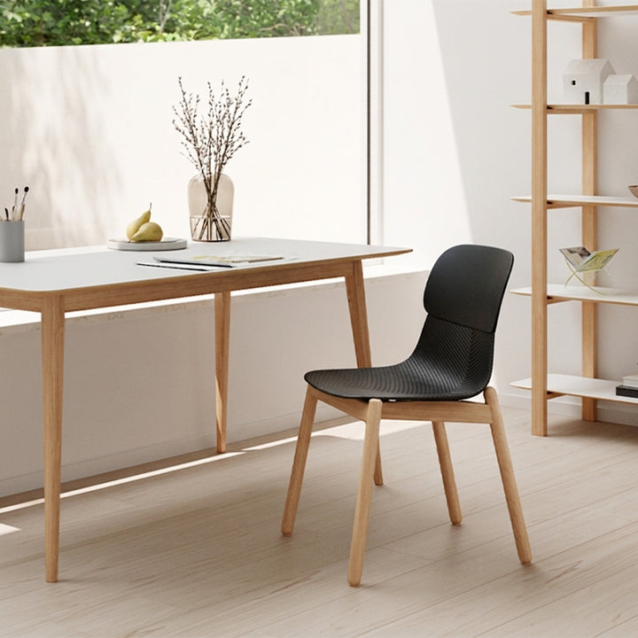 Modern Minimalist PP Dining Chair With Ergonomic Curved Back &amp; Solid Beech Wood Legs - Textured Side Chair For Dining Room, Kitchen &amp; Home Office