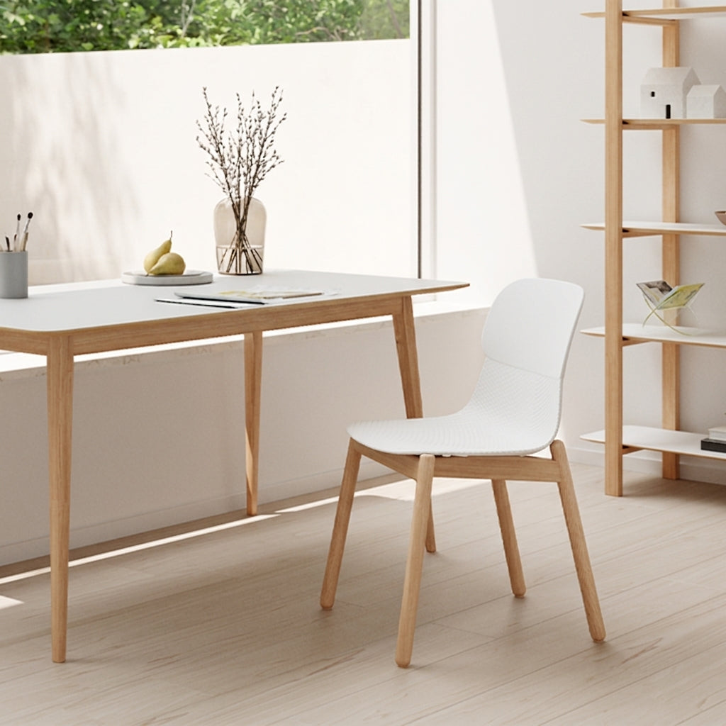 Modern Minimalist PP Dining Chair With Ergonomic Curved Back &amp; Solid Beech Wood Legs - Textured Side Chair For Dining Room, Kitchen &amp; Home Office