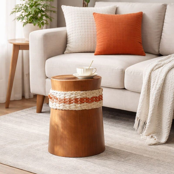 Table d’appoint cylindrique moderne en bois massif de style mi-siècle avec tissage en PE pour salon 